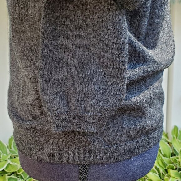 Gap Charcoal Gray Wool Cardigan Sweater, size M - Picture 5 of 10